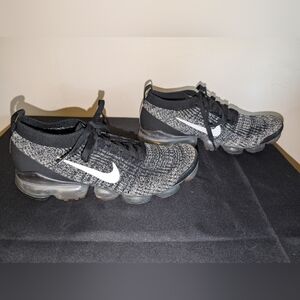 Nike AIR VaporMax  Flyknit 3 Oreo Black and White AJ6910-001 Size 11